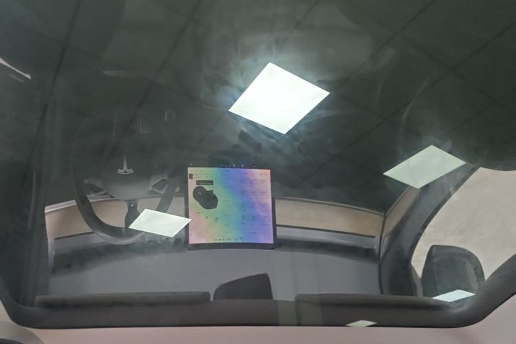 Tesla Model Y 2021 car image #18