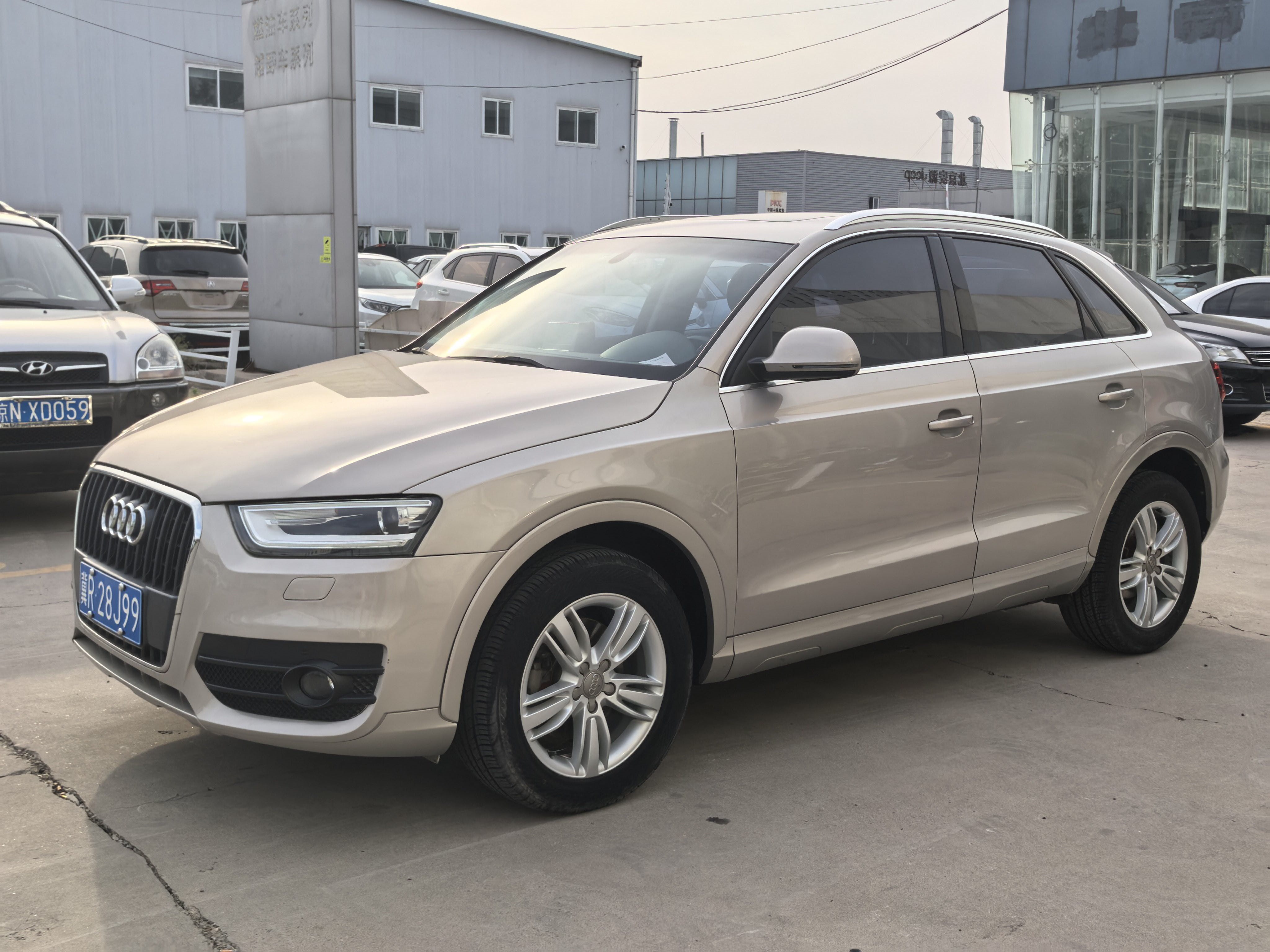 Audi Q3 2014 car image 