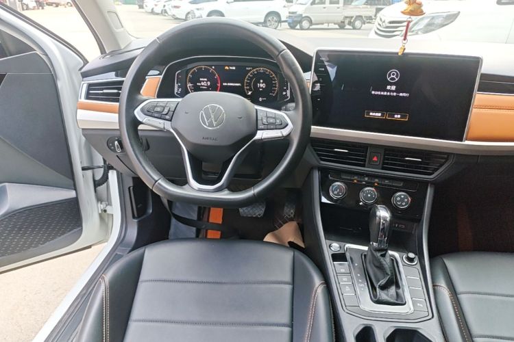 Volkswagen Bora 2022 car image #13