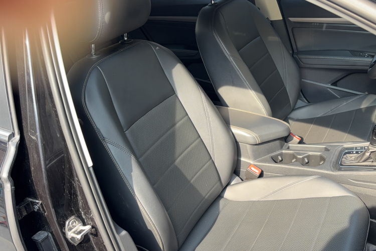 Volkswagen Lavida 2021 car image #16