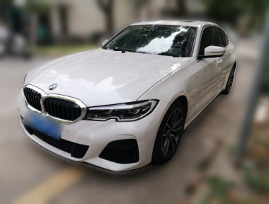 BMW 3 Series 2022 صورة سيارة 