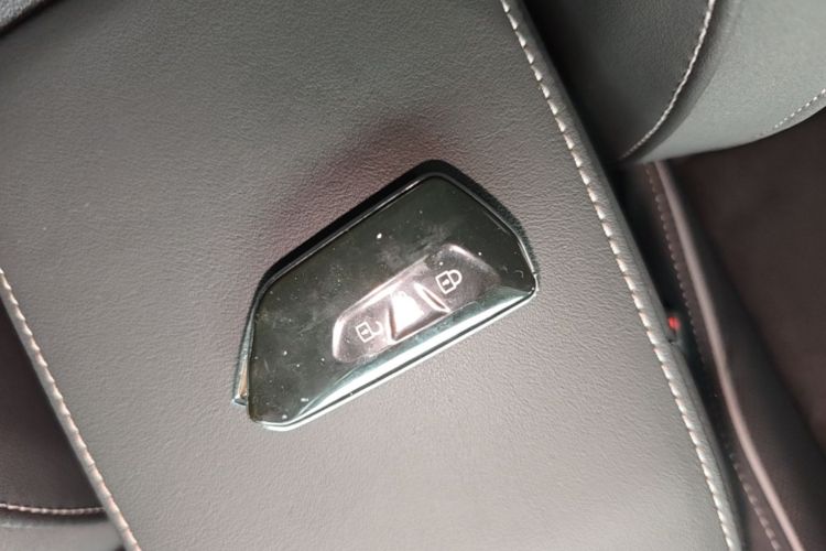 Volkswagen Golf 2021 car image #9