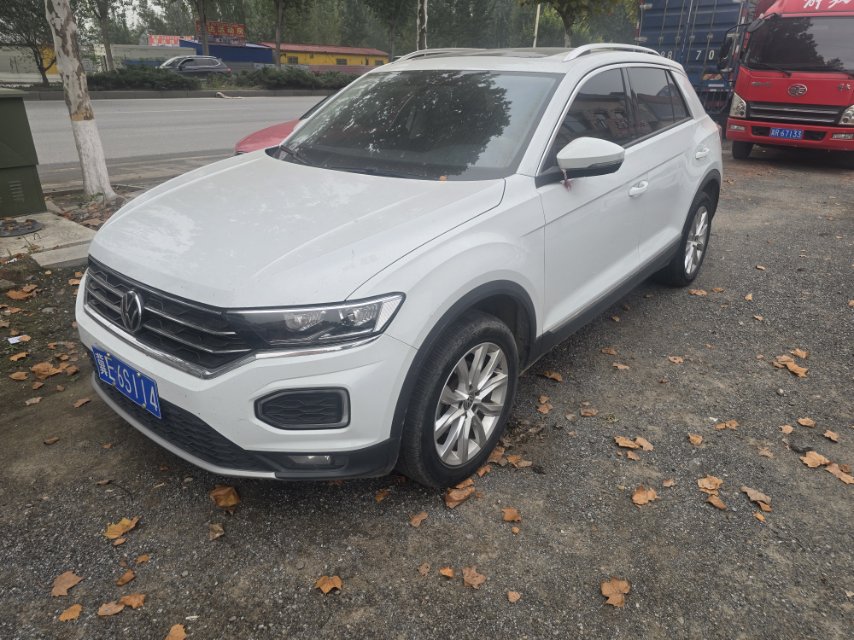 Volkswagen T-Roc 2023 Volkswagen T-Roc 2023 car image
