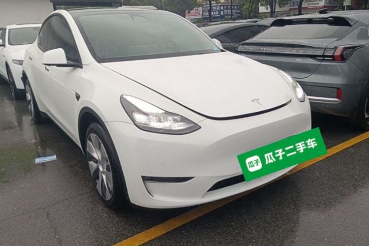 Tesla Model Y 2023 car image #4
