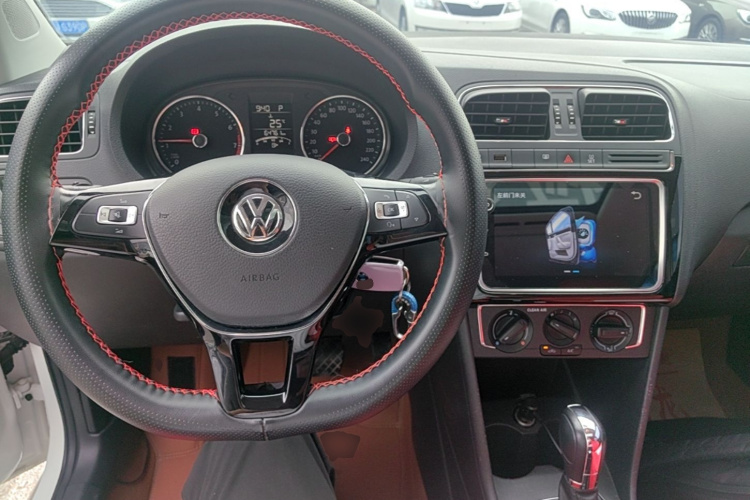 Volkswagen Polo 2019 #11 Volkswagen Polo 2019 car image #11