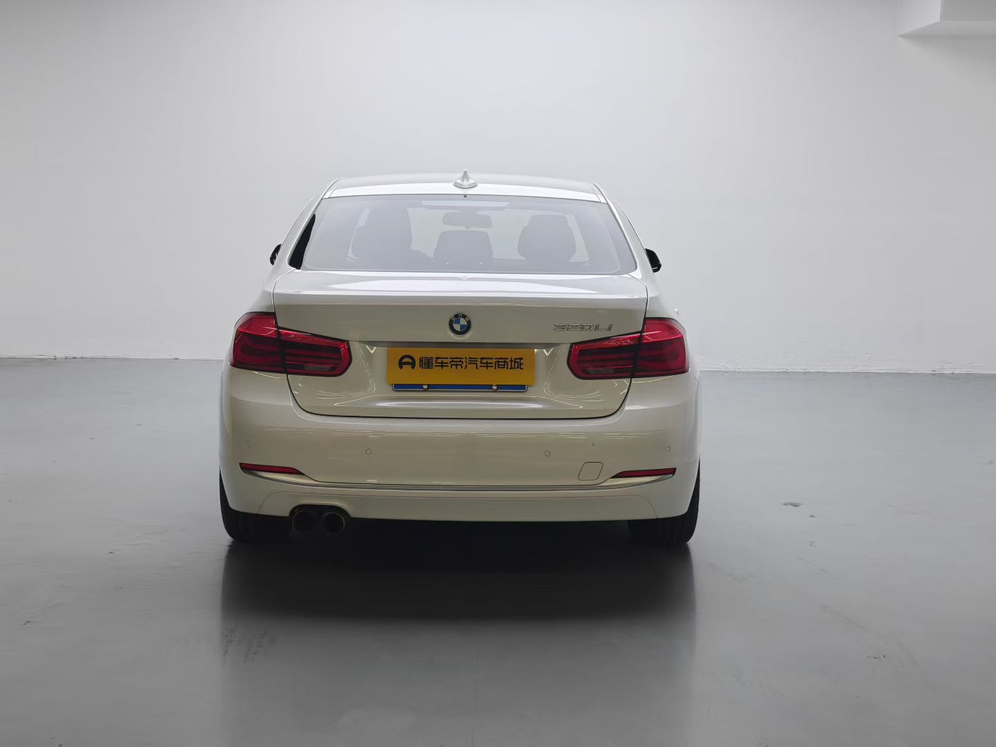 BMW 3 Series 2018 #11 BMW 3 Series 2018 car image #11