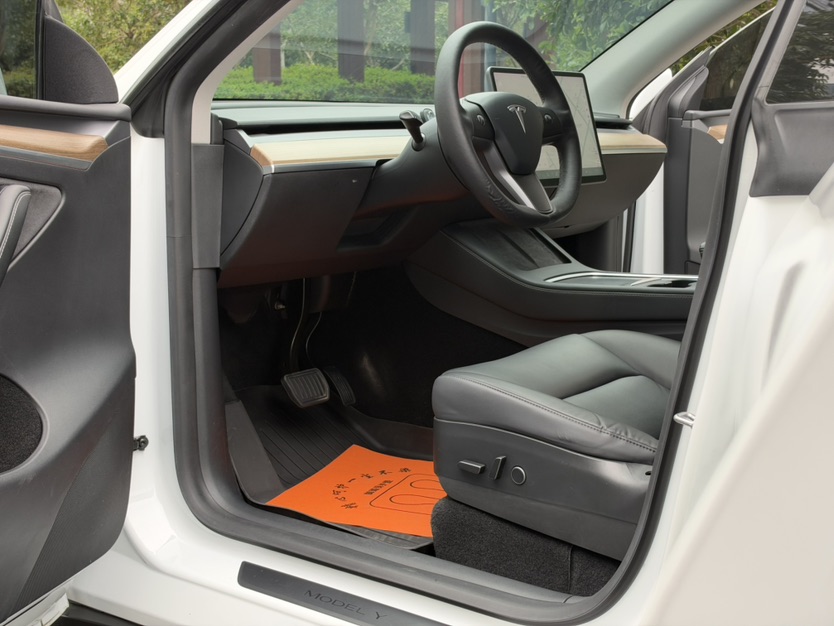 Tesla Model Y 2021 #4 Tesla Model Y 2021 car image #4