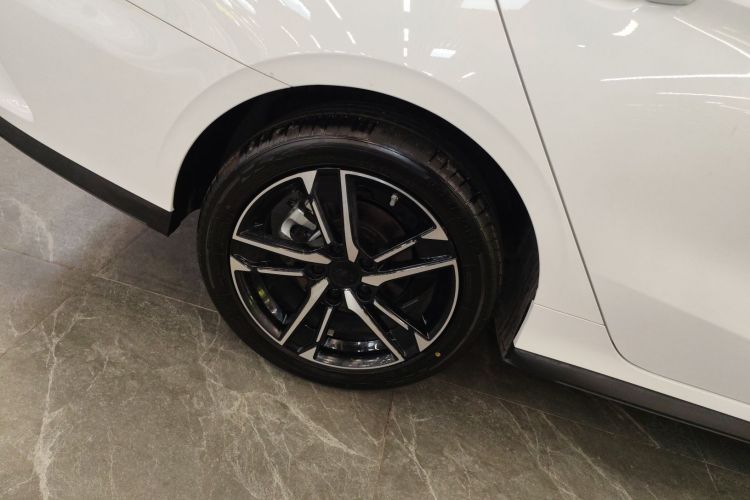GEELY Binray 2024 car image #10