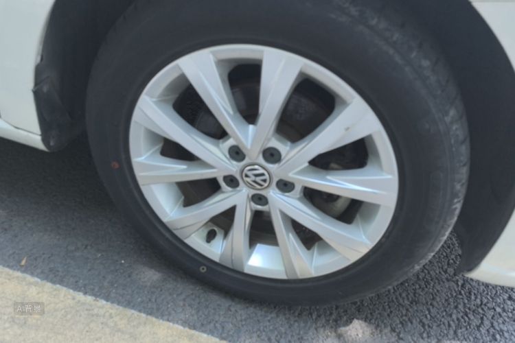 Volkswagen Lavida 2015 car image #9