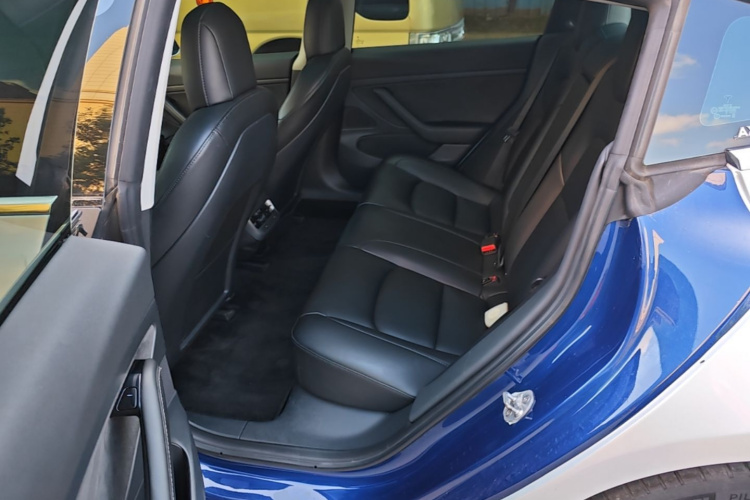 Tesla Model 3 2020 car image #17