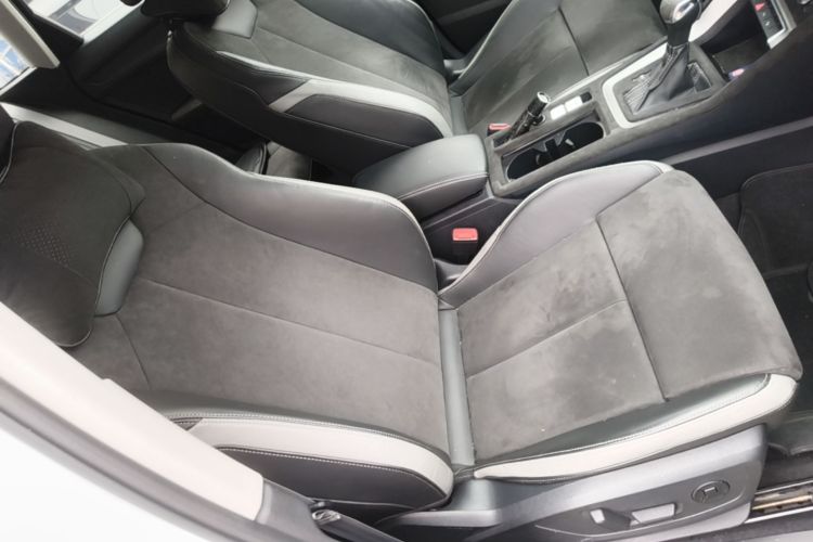 Audi Q3 2022 car image #24