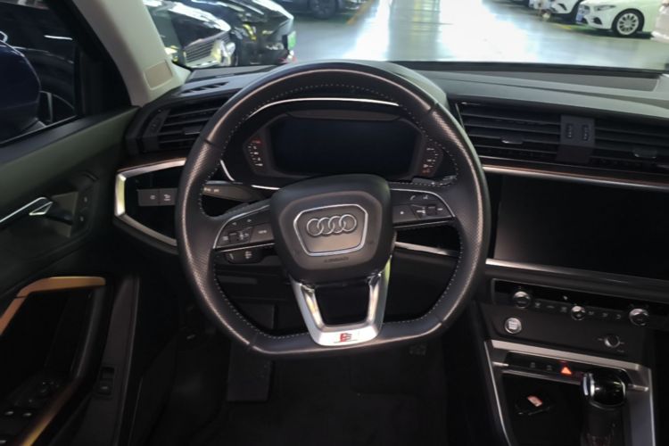 Audi Q3 2020 #11 Audi Q3 2020 car image #11