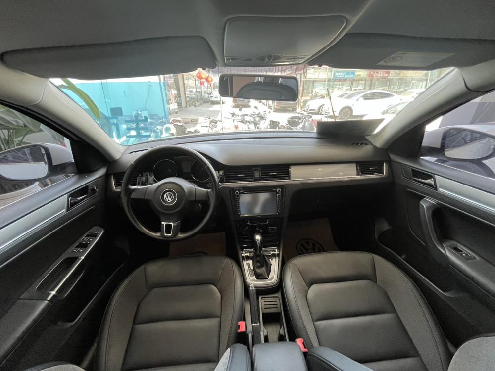 Volkswagen Bora 2015 car image #6