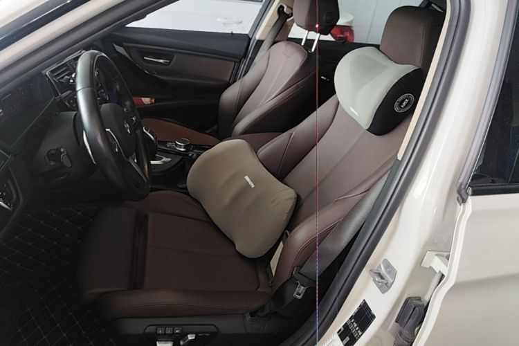 BMW 3 Series 2018 car image #15