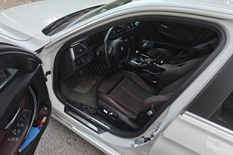 BMW 3 Series 2018 car image #18