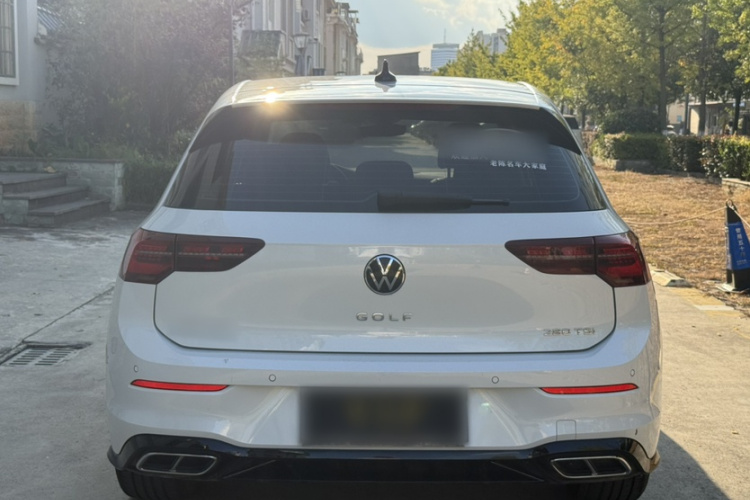 Volkswagen Golf 2022 car image #6