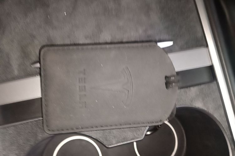 Tesla Model Y 2021 car image #9