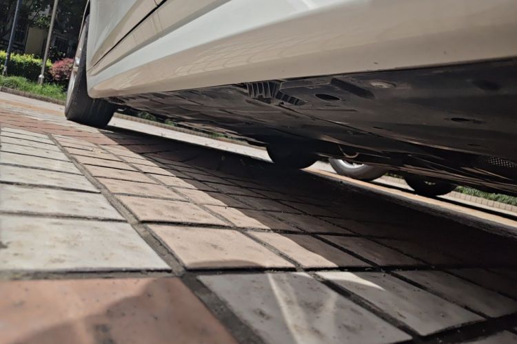 BMW 3 Series 2019 car image #25
