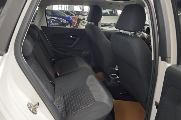 Volkswagen Polo 2016 #15 Volkswagen Polo 2016 car image #15
