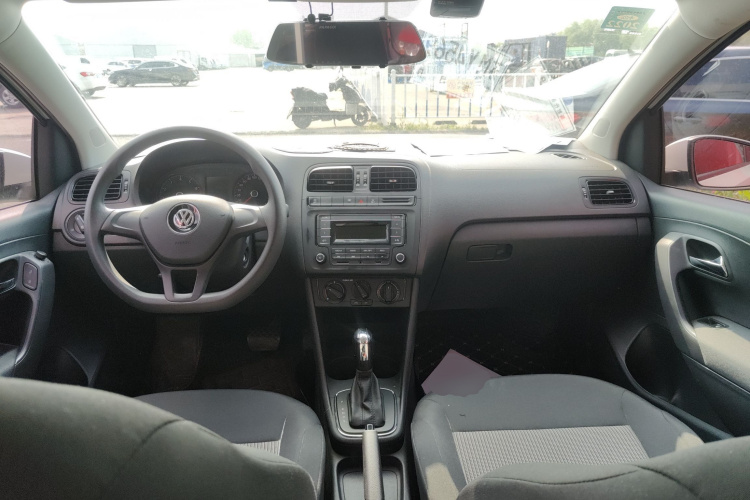 Volkswagen Polo 2018 car image #10