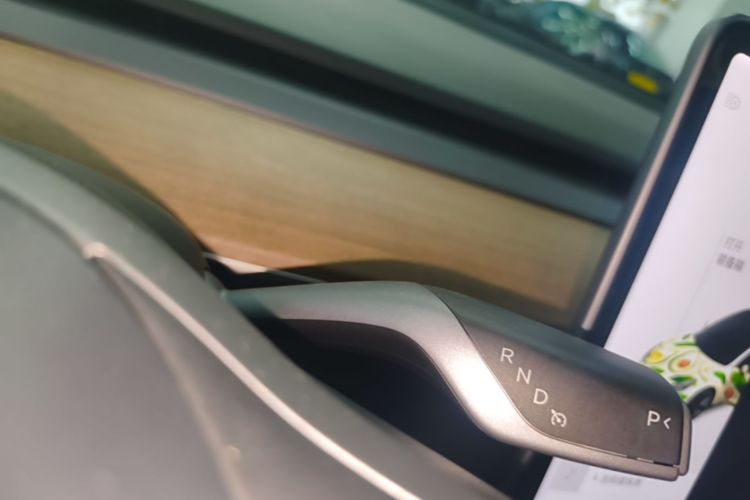 Tesla Model 3 2021 صورة سيارة #14