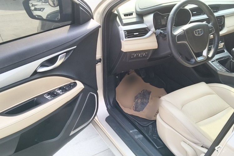 GEELY Emgrand 2019 #16 GEELY Emgrand 2019 car image #16