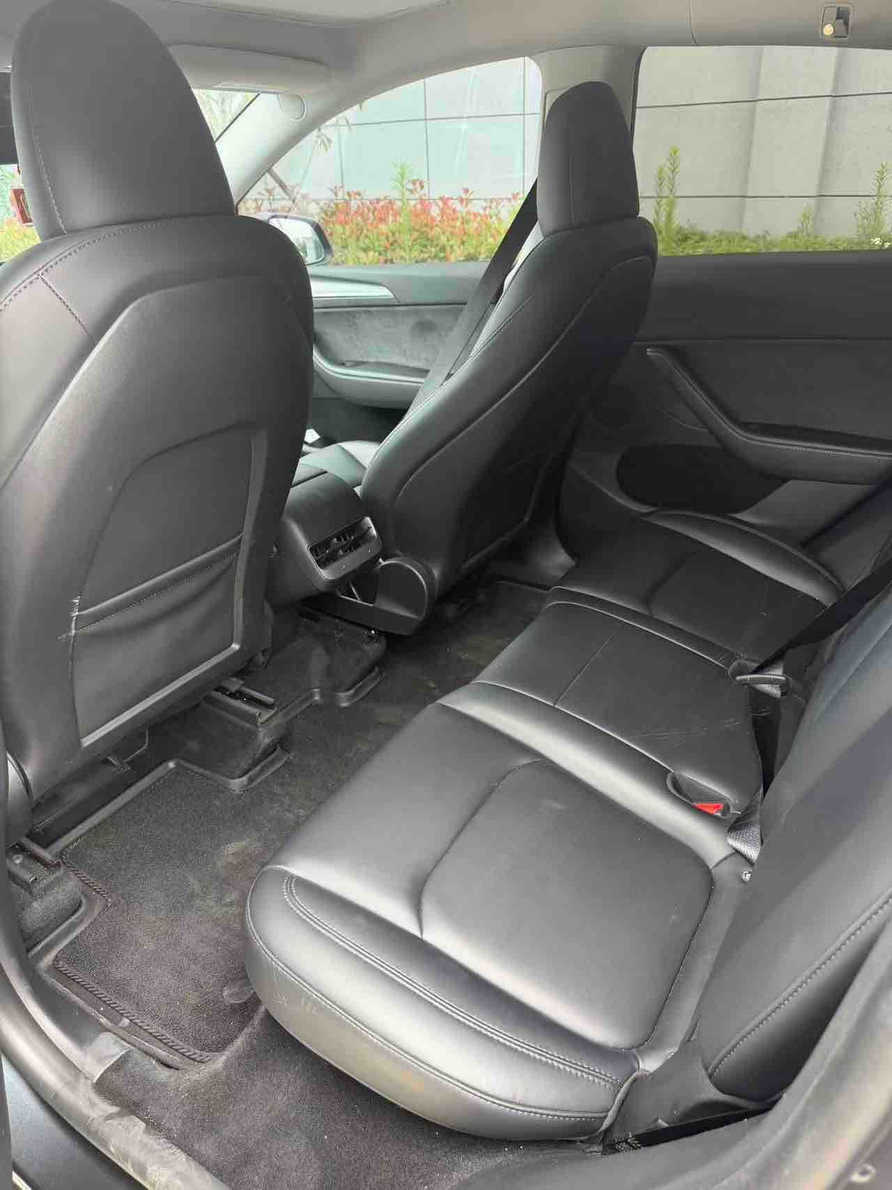 Tesla Model Y 2024 #8 Tesla Model Y 2024 car image #8