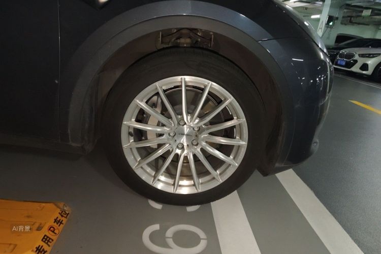 Tesla Model Y 2022 car image #9