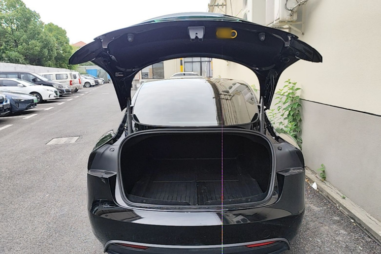 Tesla Model 3 2024 car image #19