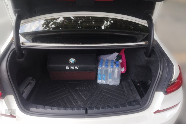 BMW 3 Series 2021 car image #21