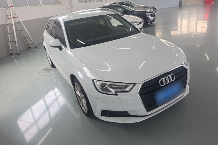 Audi A3 2018 car image #4