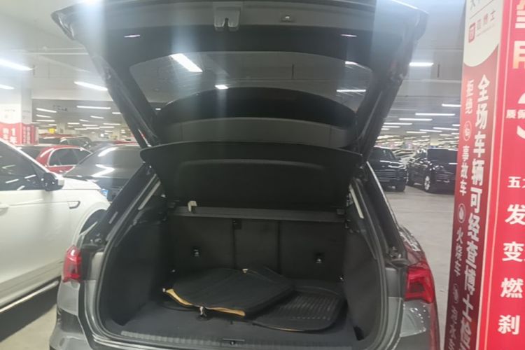 Audi Q3 2020 car image #19