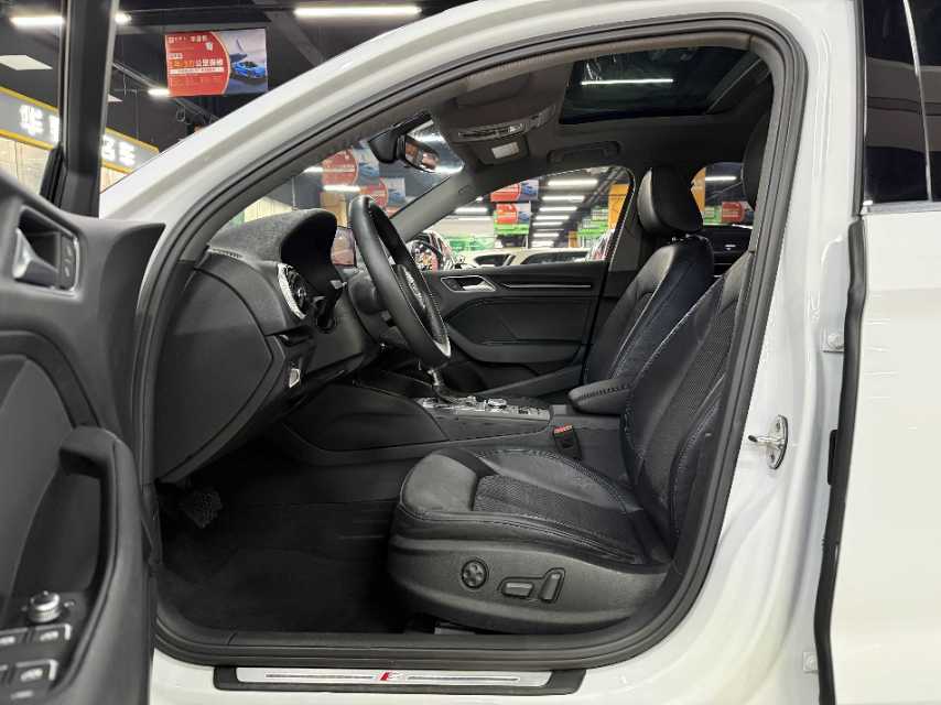 Audi A3 2018 car image #7