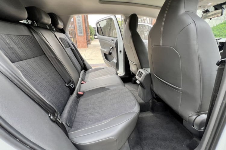 Volkswagen T-Cross 2023 car image #16