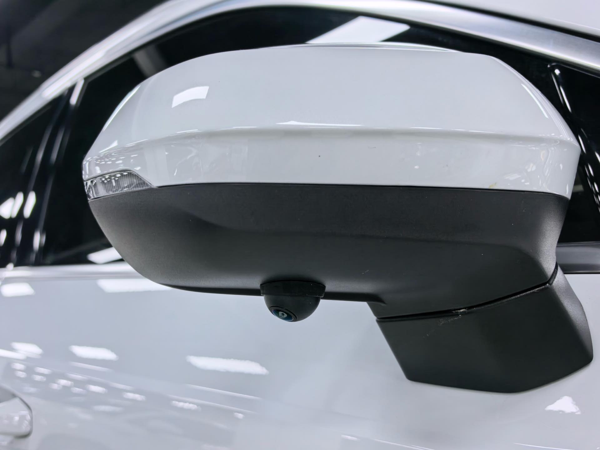 Audi Q3 2023 car image #8