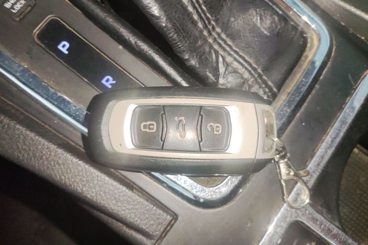 GEELY Emgrand 2016 #9 GEELY Emgrand 2016 car image #9