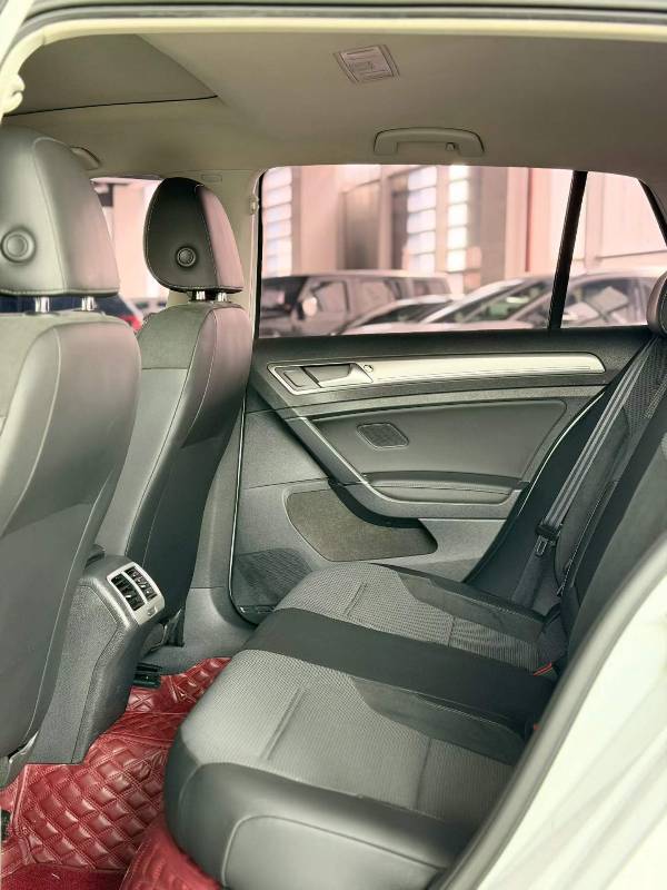 Volkswagen Golf 2018 #5 Volkswagen Golf 2018 صورة سيارة #5