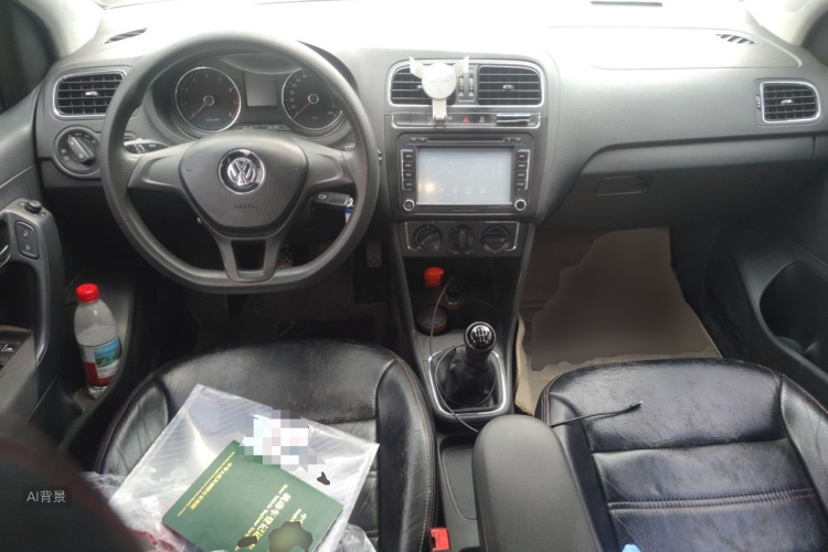 Volkswagen Polo 2015 car image #11