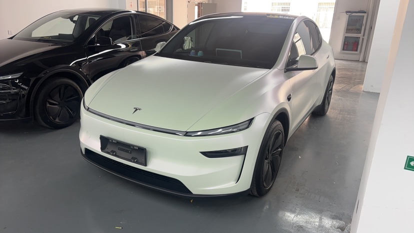 Tesla Model Y 2025 car image 
