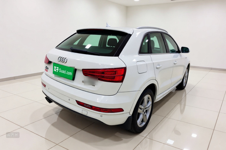 Audi Q3 2017 car image #7