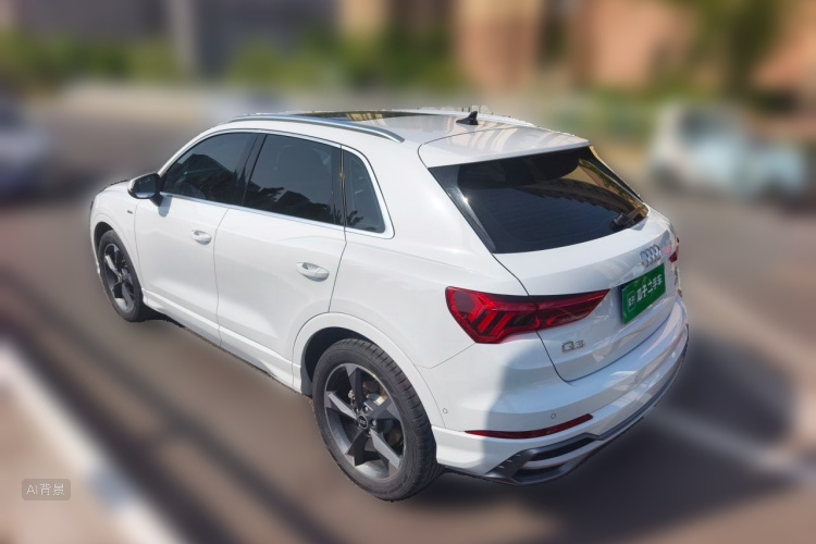 Audi Q3 2021 car image #5