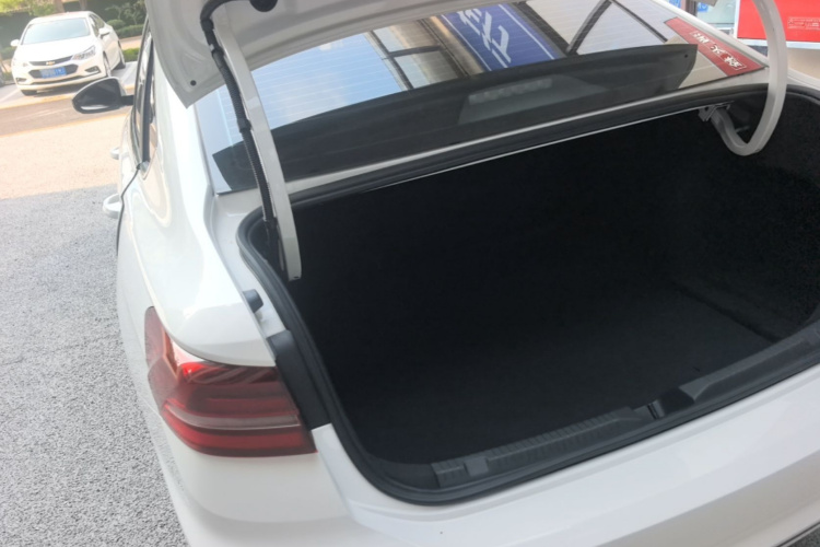 Volkswagen Lavida 2024 car image #5