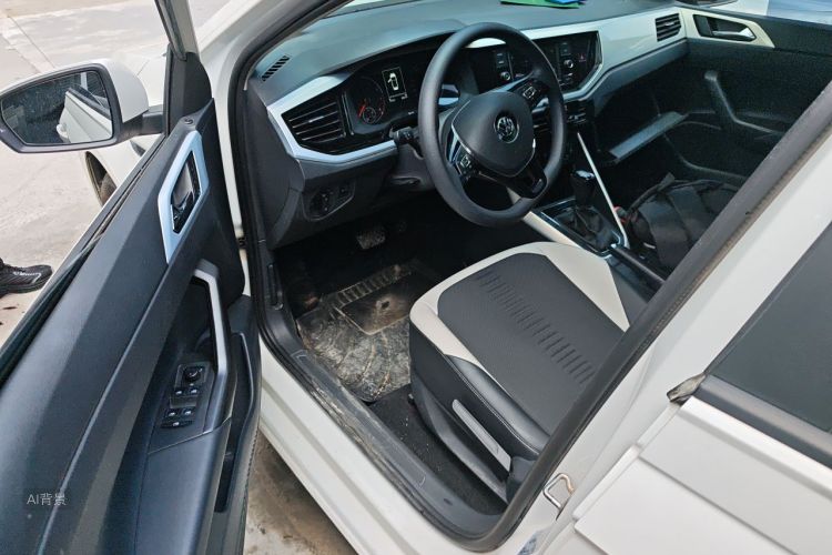 Volkswagen Polo 2021 car image #18