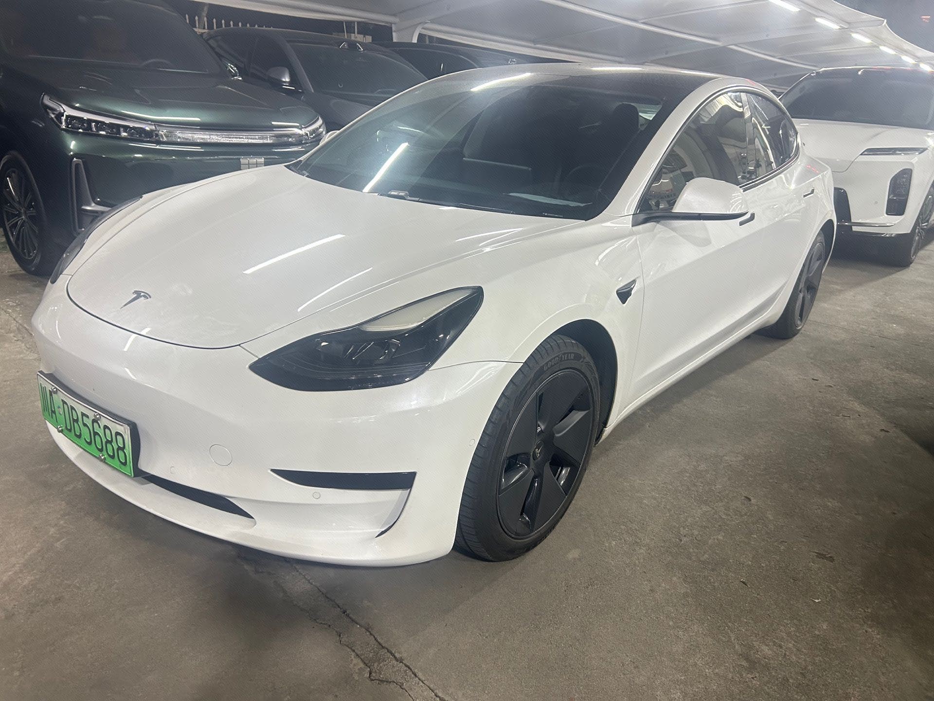 Tesla Model 3 2021 car image 