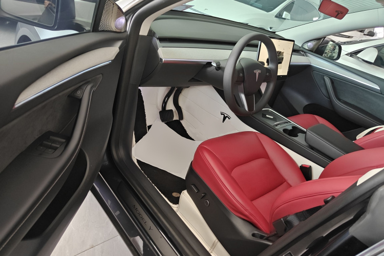 Tesla Model Y 2024 #16 Tesla Model Y 2024 car image #16