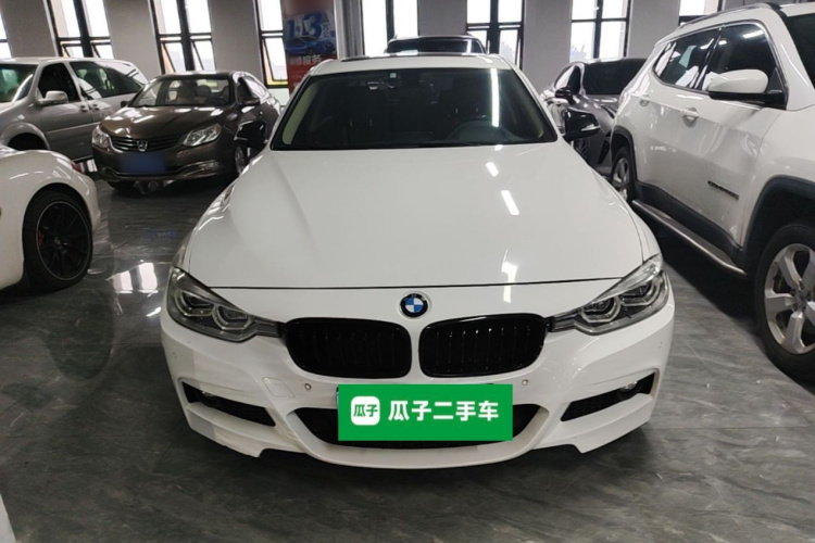 BMW 3 Series 2019 immagine di auto #3