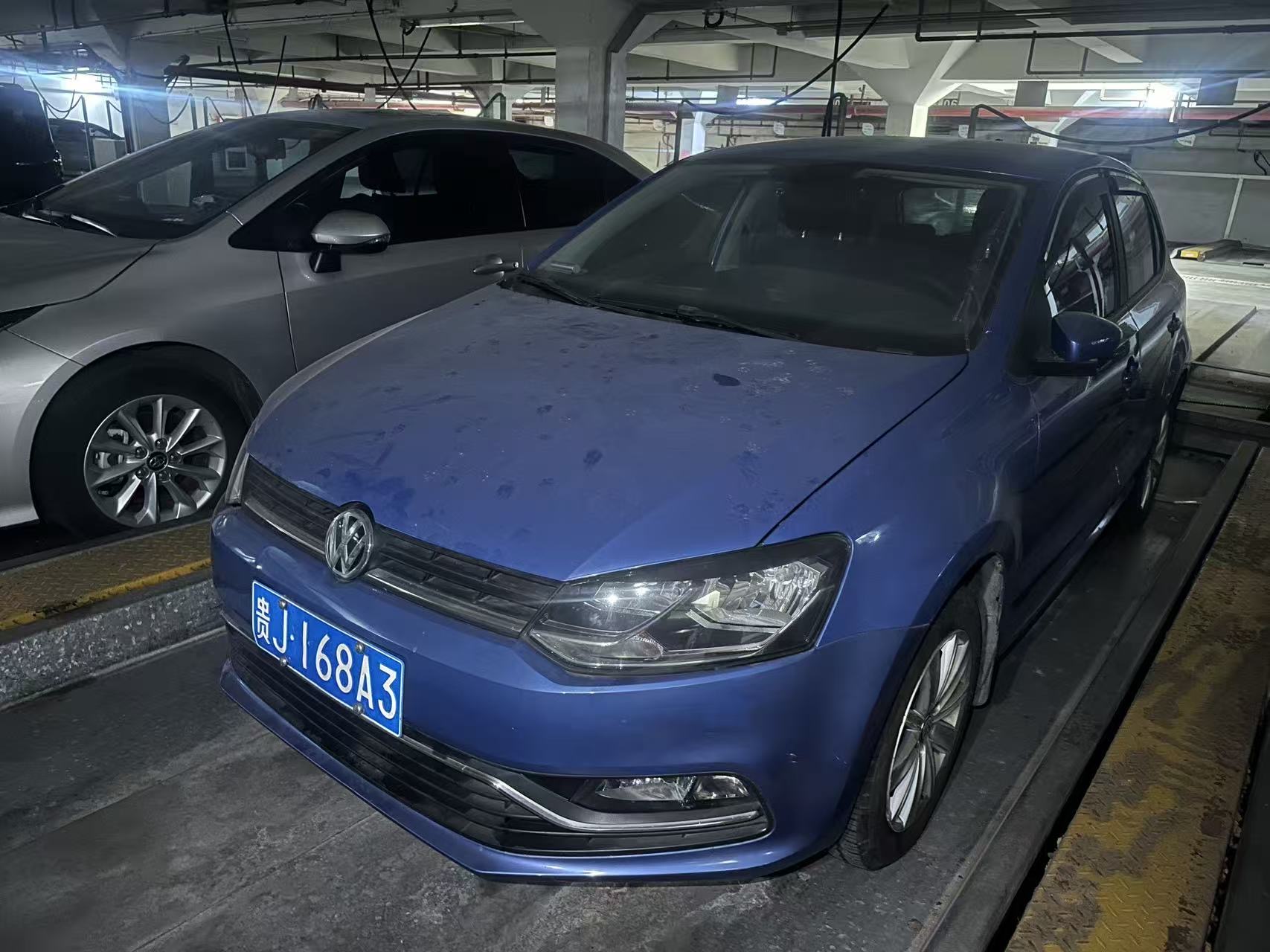 Volkswagen Polo 2015 car image 