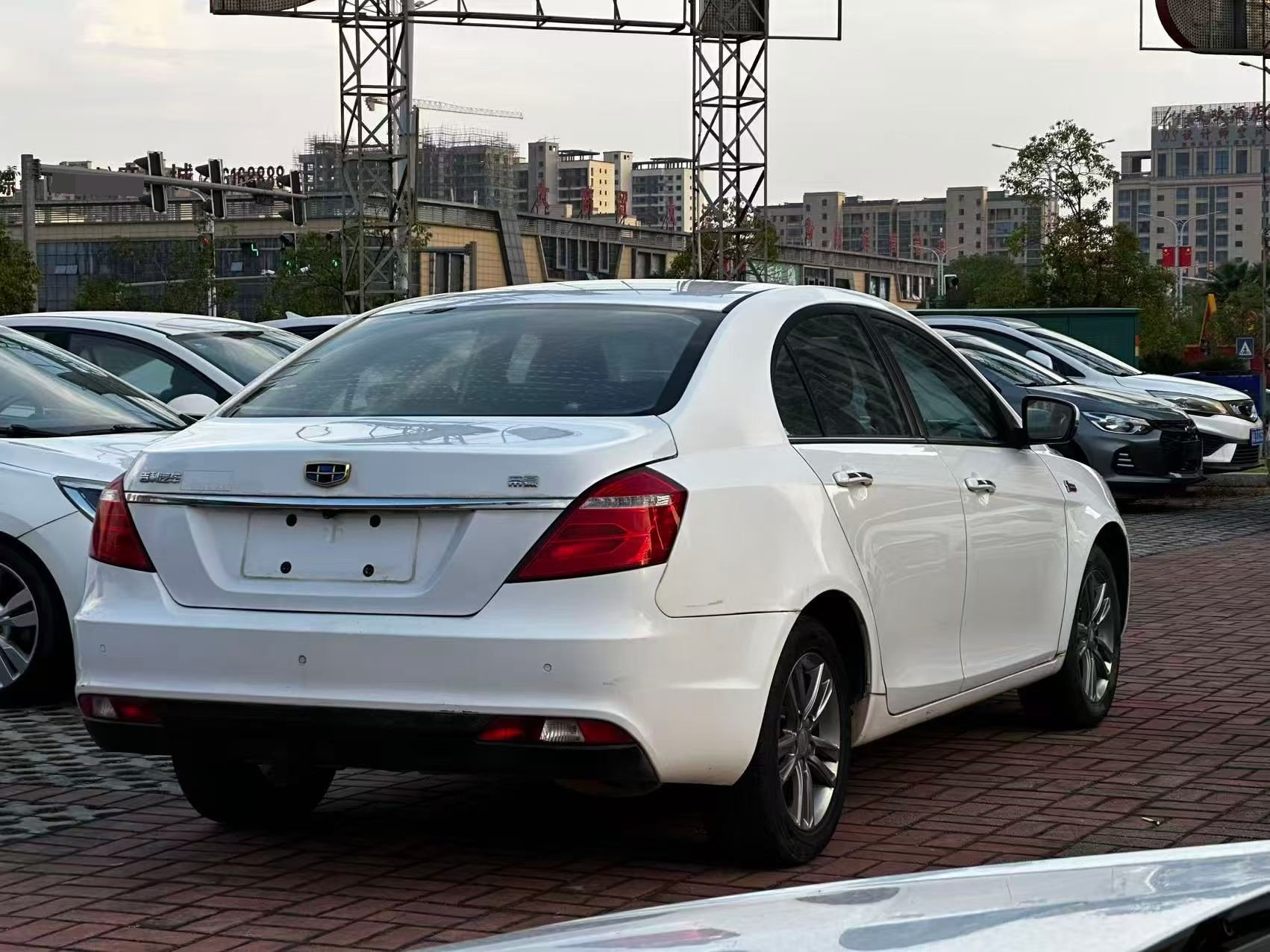 GEELY Emgrand 2017 #6 GEELY Emgrand 2017 car image #6