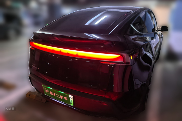 Tesla Model Y 2025 car image #7