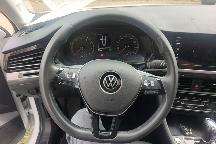 Volkswagen Bora 2021 car image #15